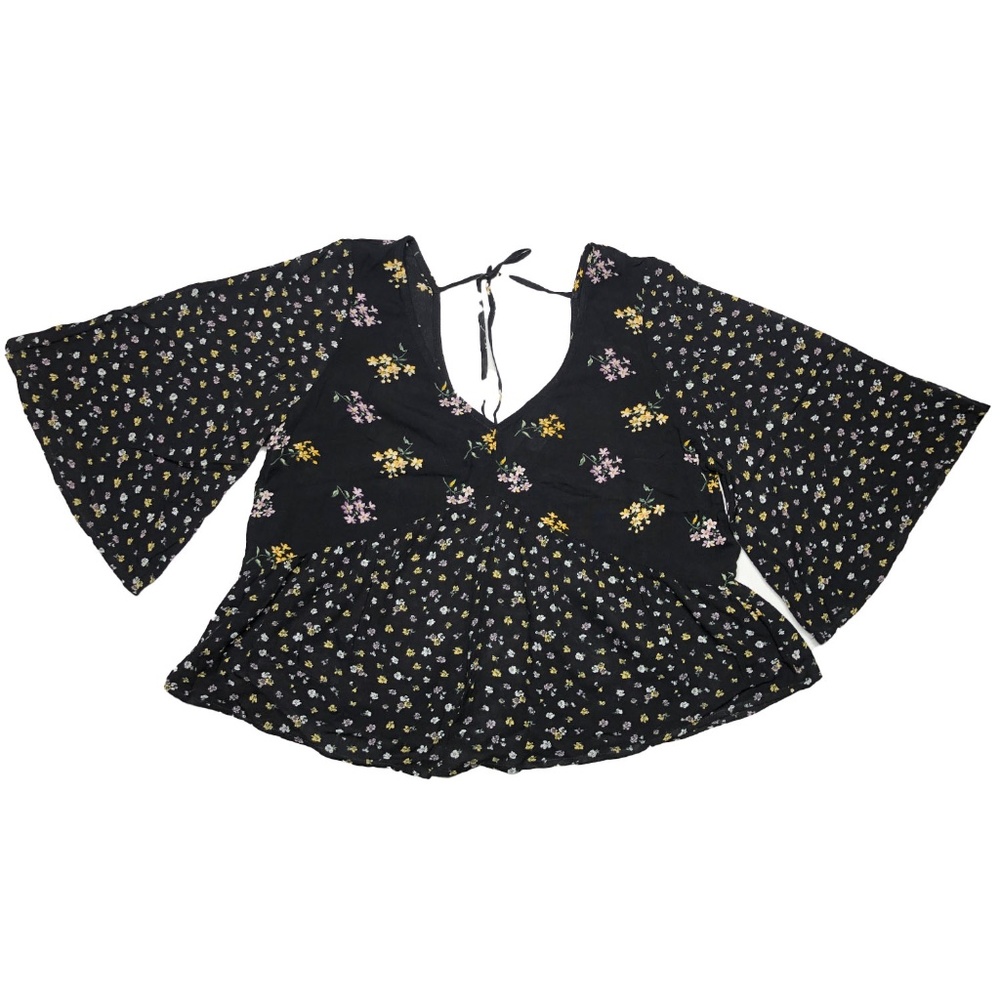 Hollister - NWOT Cropped bell sleeve top